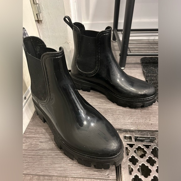 Ardene Chunky Chelsea Rain Boots in Black, Size 8 - Picture 1 of 5